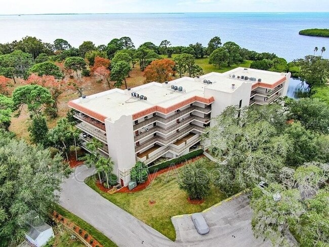 property at 504 S Florida Ave