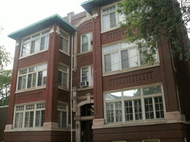 1365 E 56th St in Chicago, IL - Building Photo