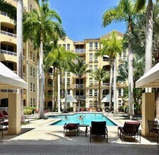 3001 NE 185th St, Unit 324 in Aventura, FL - Building Photo - Building Photo