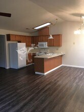 3057 W Queens Cir in Merced, CA - Building Photo - Building Photo