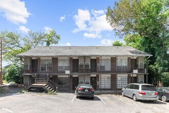 Summit on 34th in Birmingham, AL - Building Photo - Interior Photo