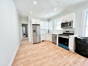 79 Sydney St, Unit 3 in Boston, MA - Foto de edificio - Building Photo