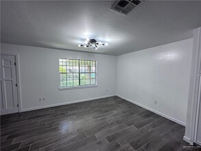 700 Fern Ave in McAllen, TX - Building Photo - Building Photo