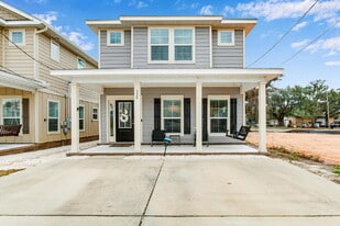 724 S N St in Pensacola, FL - Building Photo