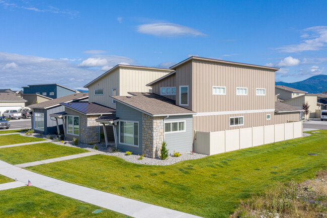 Cottages at Tullamore in Post Falls, ID - Building Photo - Building Photo