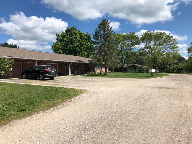 400 Jd Rd, Unit 1-A in Ottawa, IL - Foto de edificio - Building Photo