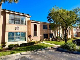 2900 S University Dr in Davie, FL - Building Photo