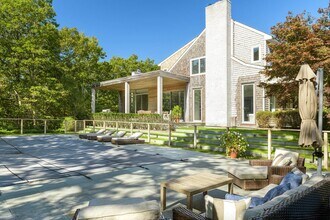 1 Paumanok Rd in Water Mill, NY - Building Photo - Building Photo