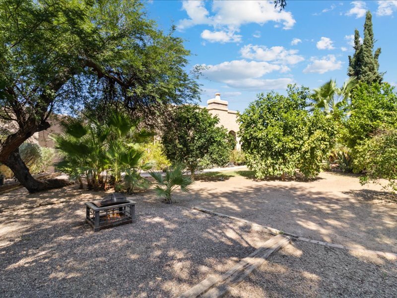 10563 E Carol Ave in Scottsdale, AZ - Foto de edificio