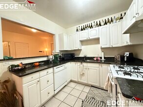 54 Egmont St, Unit 4 in Brookline, MA - Building Photo - Building Photo