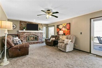 4174 SW Lafayette Pl in Lee's Summit, MO - Building Photo - Building Photo