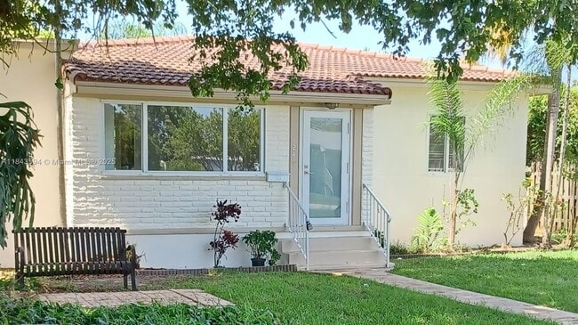 property at 1241 Wren Ave