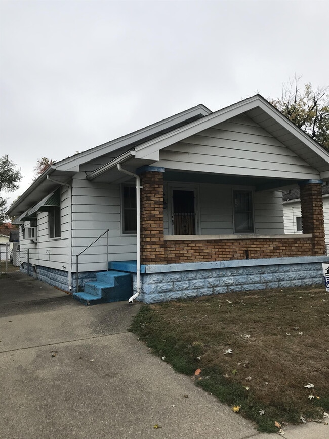 property at 1908 Hulman St