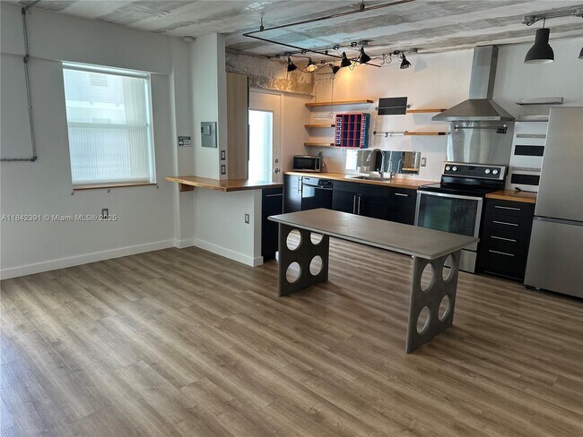 1545 Euclid Ave in Miami Beach, FL - Building Photo - Building Photo