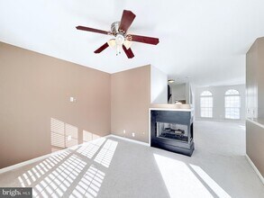 12328 Rollys Ave in Upper Marlboro, MD - Foto de edificio - Building Photo