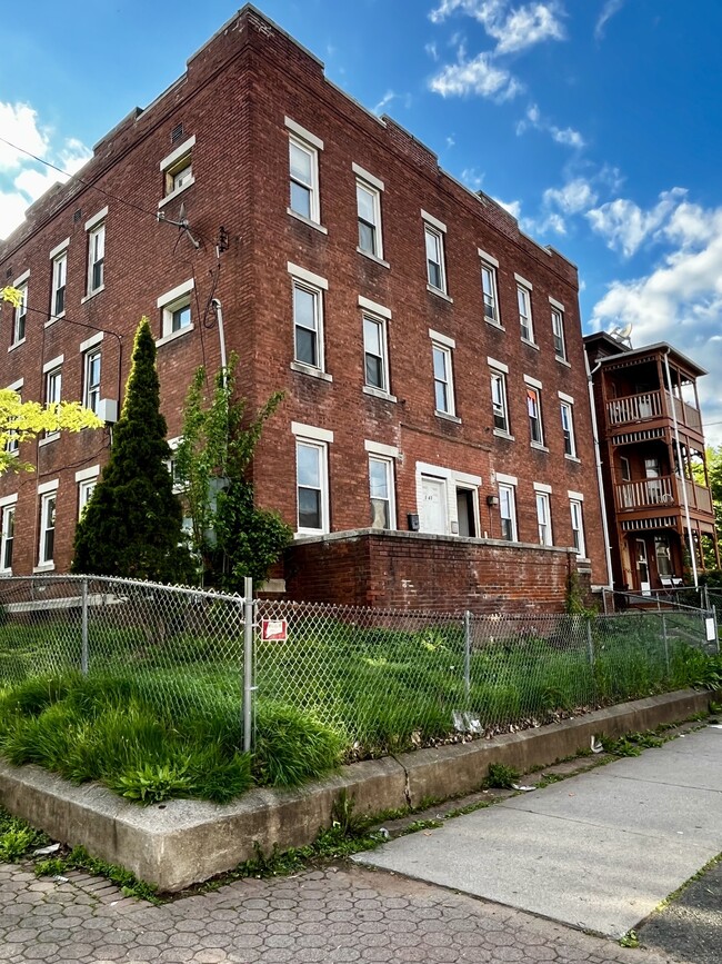 property at 143 Putnam St