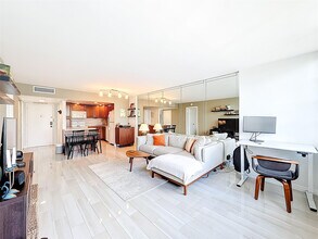 2741 Taft St in Hollywood, FL - Building Photo - Building Photo