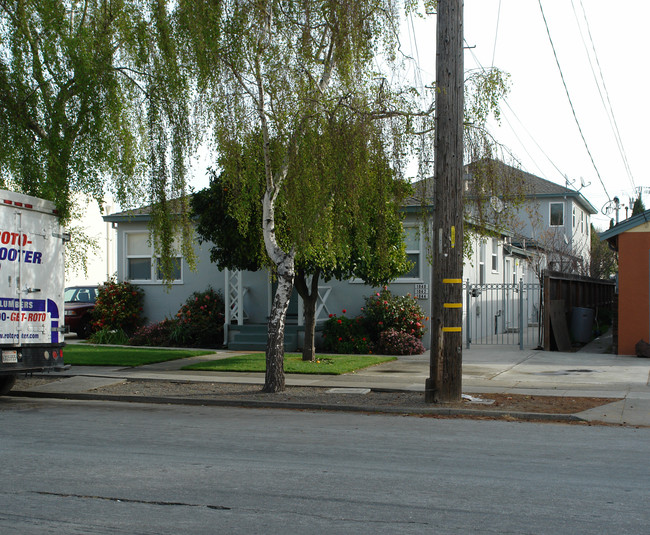 1040 N Humboldt St in San Mateo, CA - Foto de edificio - Building Photo