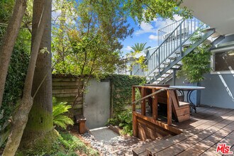 631 Pier Ave in Santa Monica, CA - Building Photo - Building Photo