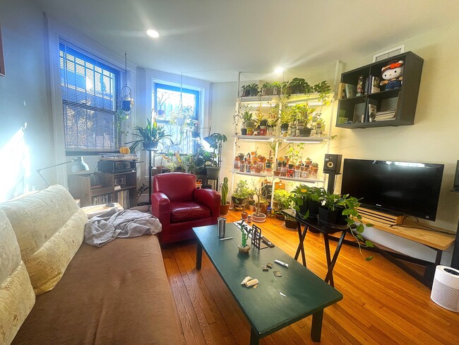 1914 Beacon St, Unit 1