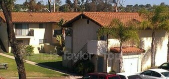 424 Plymouth Dr in Vista, CA - Building Photo