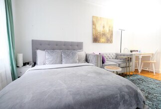 328 E 74th St, Unit SI ID1032016P in New York, NY - Building Photo - Building Photo