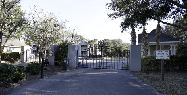 Amelia Lakes Luxury Condominiums in Fernandina Beach, FL - Building Photo - Building Photo