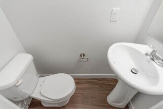 16852 N Idaho Center Blvd in Nampa, ID - Building Photo - Building Photo