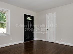 6827 Woodstream Dr in Charlotte, NC - Building Photo - Building Photo