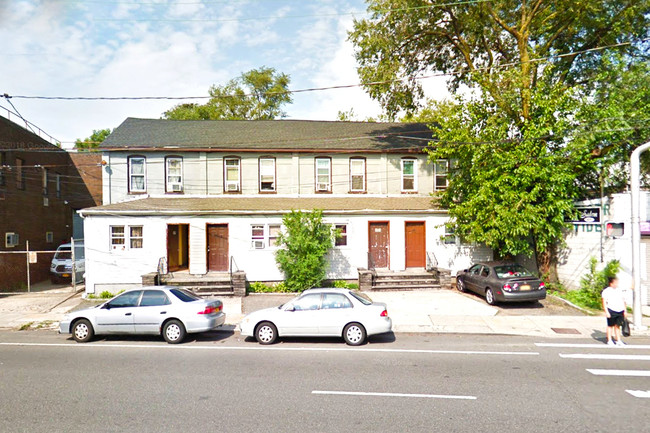 351-357 Clinton St in Hempstead, NY - Building Photo - Building Photo