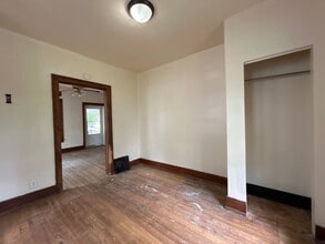 1714 Roys Ave in Elkhart, IN - Building Photo - Building Photo