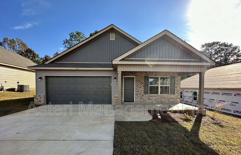 219 Lasso Drive in Warner Robins, GA - Building Photo