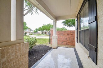 3911 Fallsbrook Ct in Sugar Land, TX - Building Photo - Building Photo