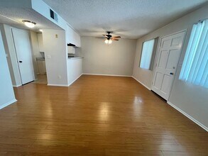 310 E Santa Anita Ave, Unit C in Burbank, CA - Building Photo - Building Photo