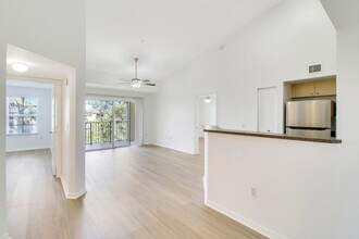 4151 San Marino Blvd in West Palm Beach, FL - Foto de edificio - Building Photo