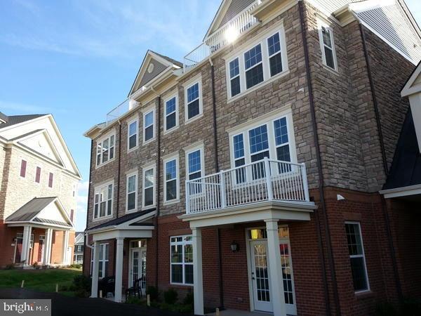 42548 Wildly Terrace in Ashburn, VA - Building Photo