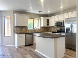 3545 E Crescent Way in Gilbert, AZ - Building Photo - Building Photo