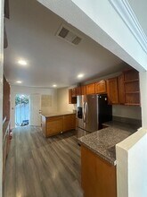 7805 Whitsett Ave in Los Angeles, CA - Building Photo - Building Photo