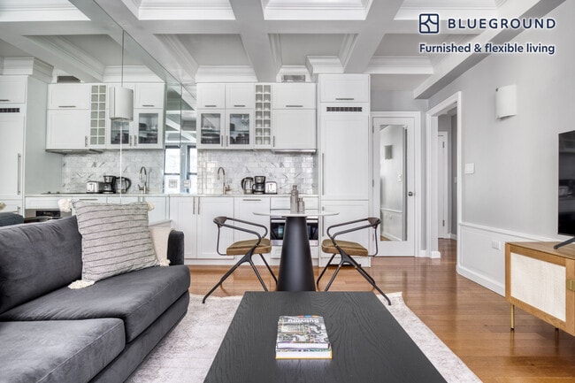 240 W 73rd St in New York, NY - Building Photo - Building Photo