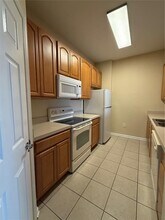 8775 Sartori St in Orlando, FL - Foto de edificio - Building Photo