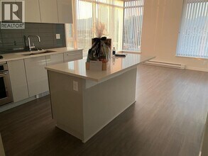 2388 Madison Ave in Burnaby, BC - Building Photo - Building Photo