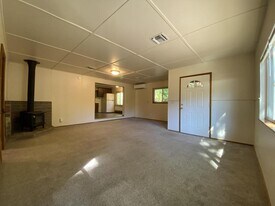 784 Murphy Creek Rd in Grants Pass, OR - Building Photo