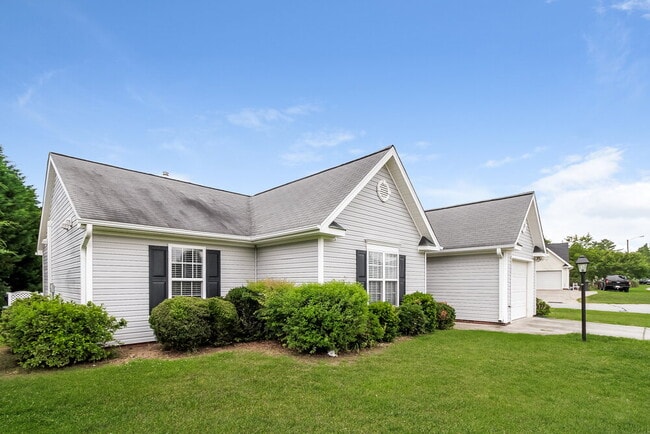 3300 Trenchard Ln in Winston-Salem, NC - Building Photo - Building Photo