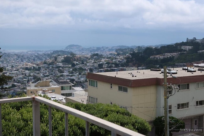 160 Gardenside Dr in San Francisco, CA - Foto de edificio - Building Photo