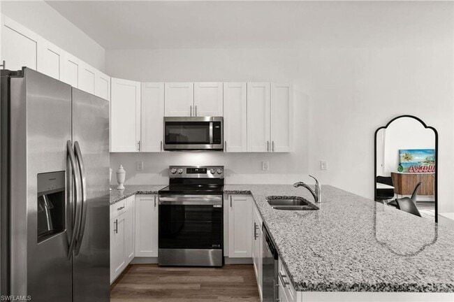 5225-5227 24th St SW in Lehigh Acres, FL - Building Photo - Building Photo