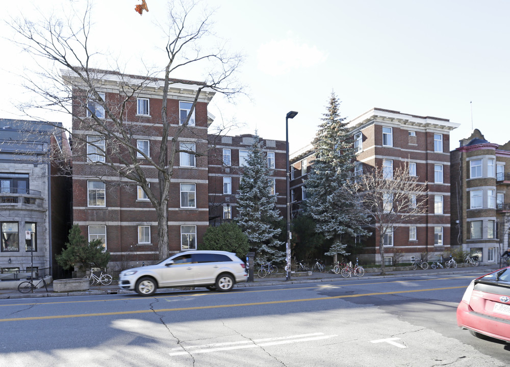 5334 du Parc in Montréal, QC - Building Photo