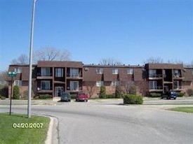 2045-2055 Meadow Ln in Schererville, IN - Building Photo