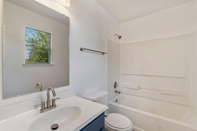 property at 3519 Avalon Castle Dr