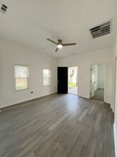 64 Orchard St in Kansas City, KS - Building Photo - Building Photo