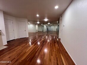 5728 Oak Bend Ln in Oak Park, CA - Building Photo - Building Photo